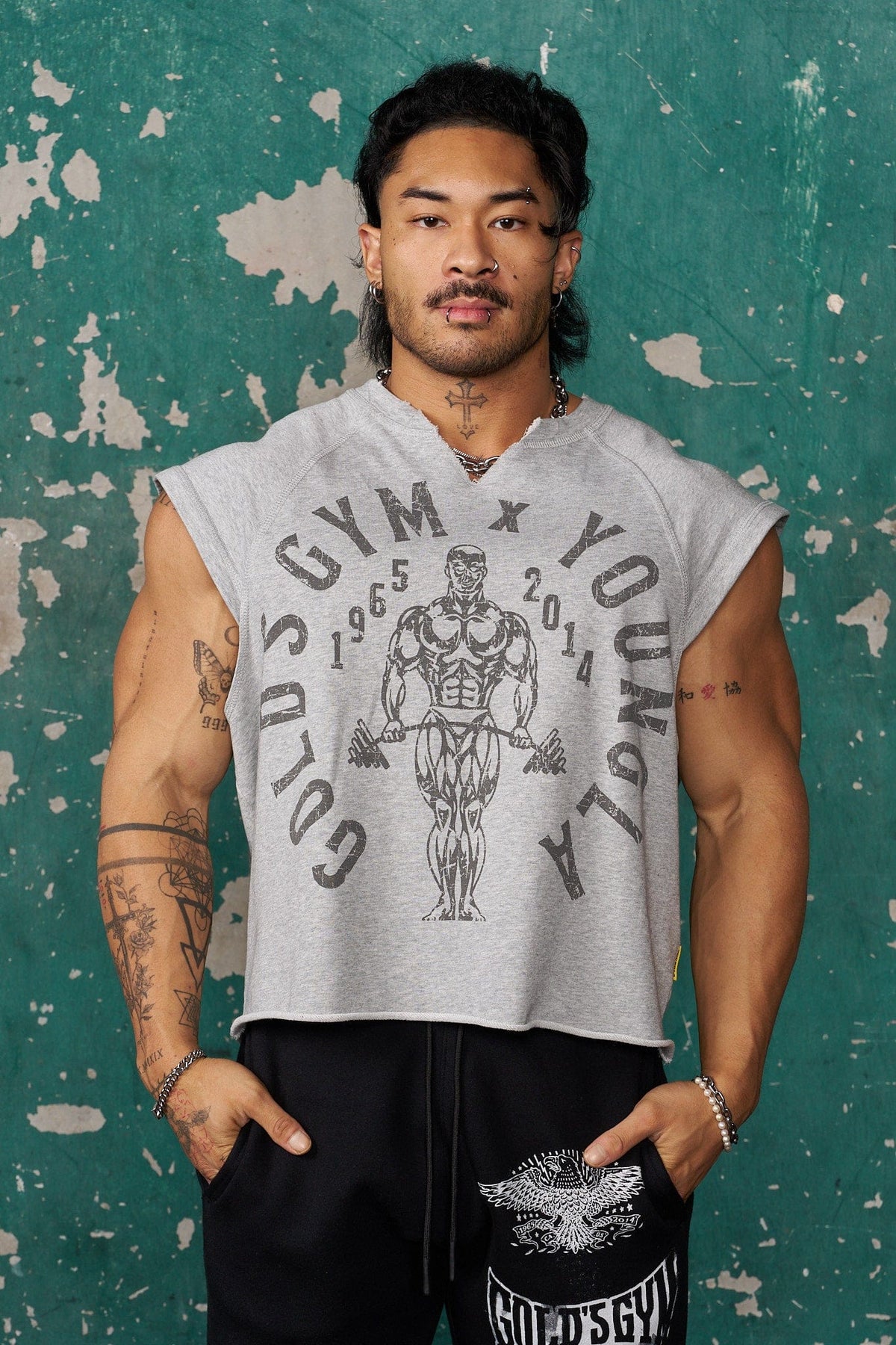5069 - Golds Gym Retro Cut